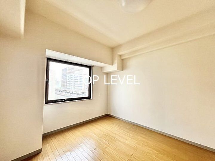 ロイヤル江坂の居間