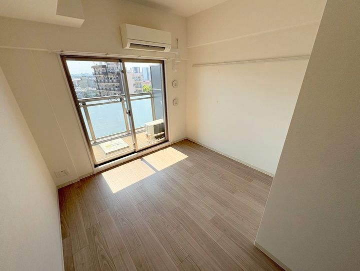 ファステート北大阪ラッセルの居間