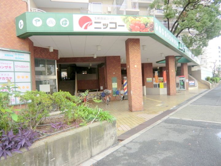 ファステート北大阪ラッセルの周辺