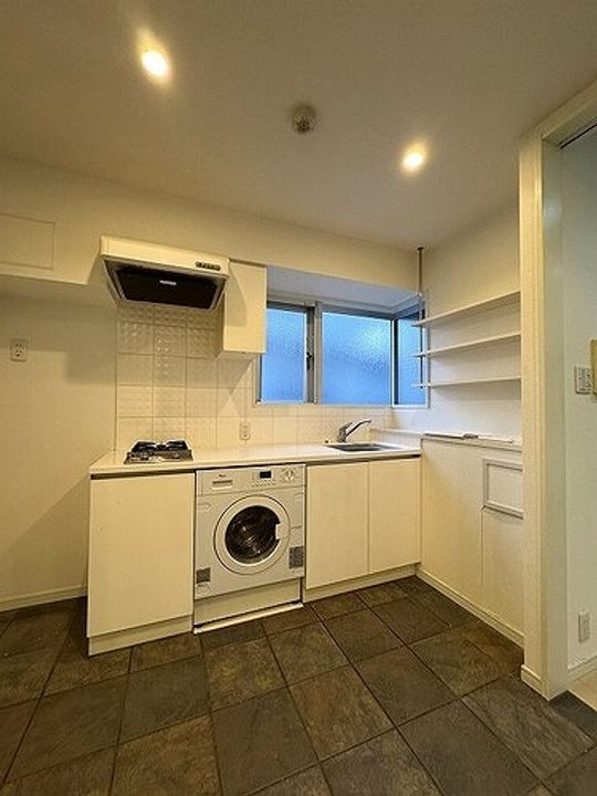 東京都新宿区市谷本村町(マンション)の賃貸物件のキッチン