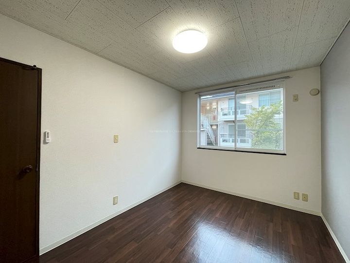 クレール上所IIの居間