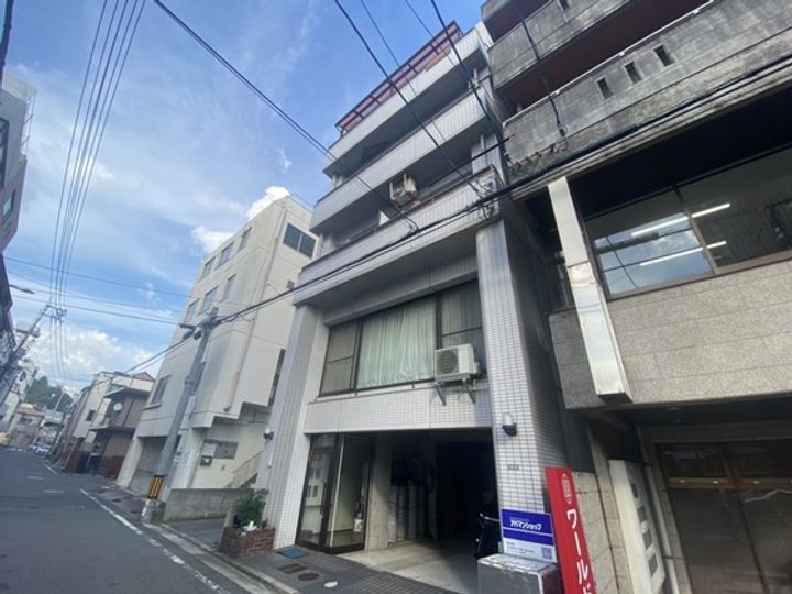 たけうちビルの外観