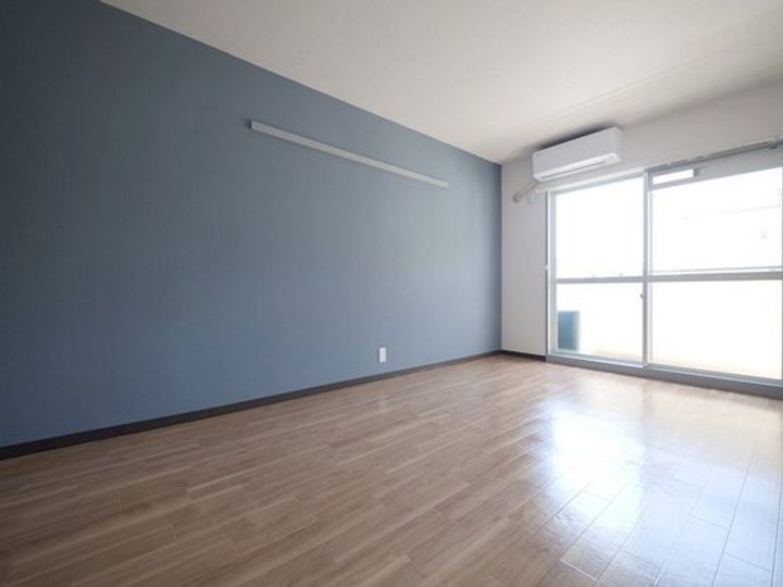 ミラドール今IIの居間