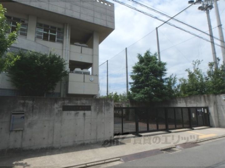 シャリマー五条の周辺