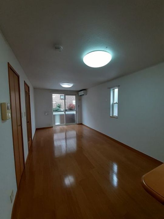 群馬県高崎市上佐野町(アパート)の賃貸物件の居間