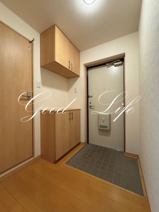 兵庫県丹波篠山市吹上(マンション)の賃貸物件の玄関