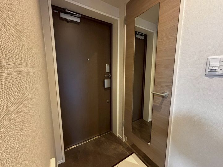 ディープレイス九品寺の玄関