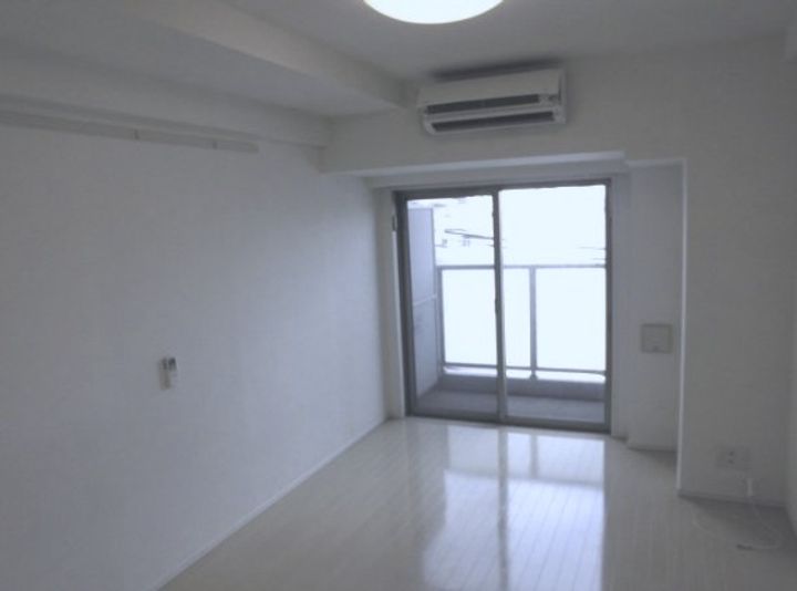 東京都港区海岸3(マンション)の賃貸物件の居間