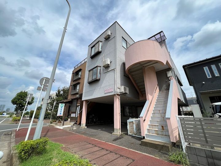 メゾンドアカツキの外観
