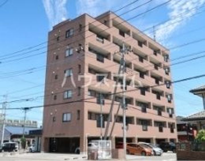 アルファレジデンスイーストの外観