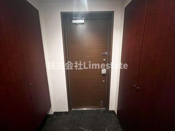 ブリリアタワー東京の玄関