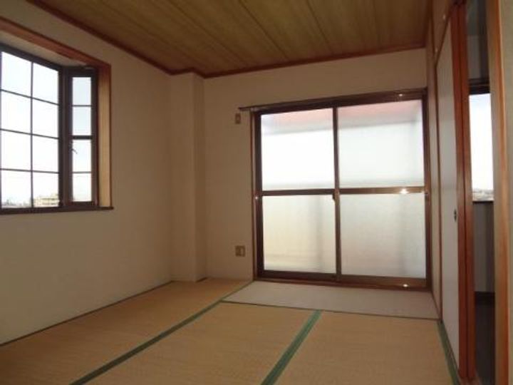 第二青木ビルの居間