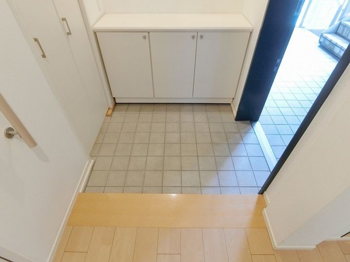 東京都杉並区西荻南1(マンション)の賃貸物件の玄関