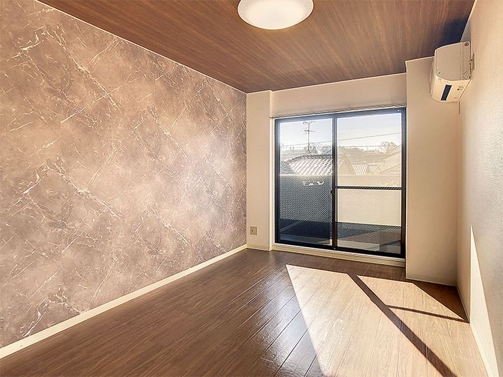 OMレジデンス金沢十三間町の居間