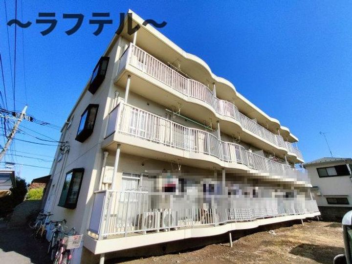 中新井ブルームハイツの外観