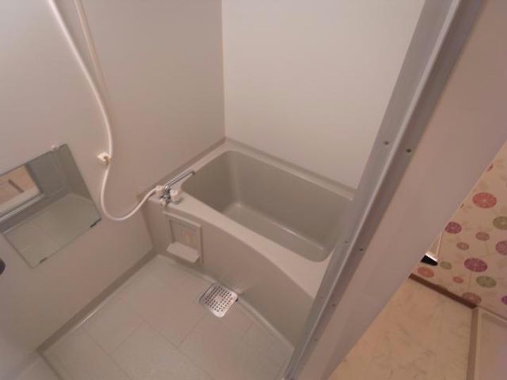 岐阜県各務原市那加信長町2(アパート)の賃貸物件の風呂