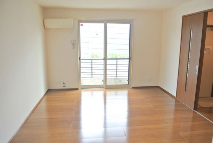 大阪府吹田市上山手町(一戸建)の賃貸物件の居間