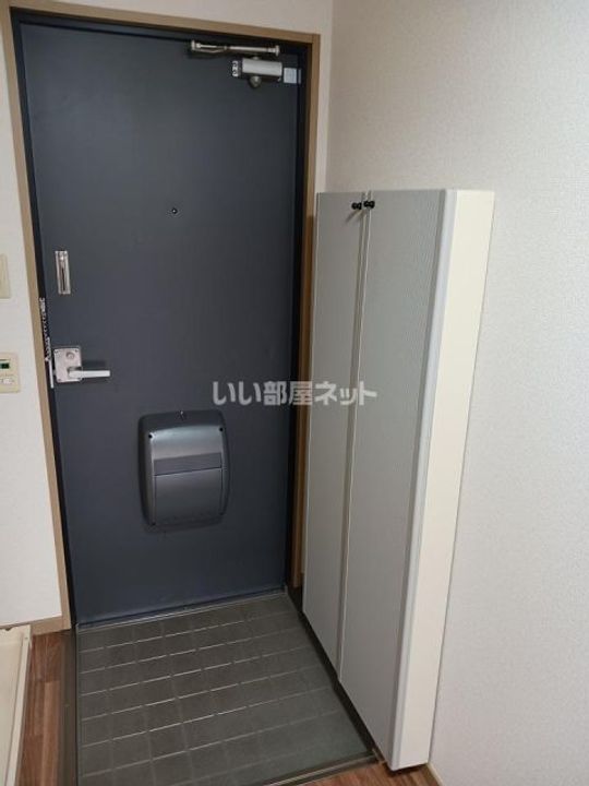 ラポールの玄関