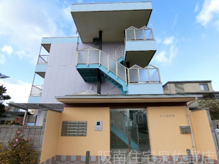 サーク羽倉崎の外観