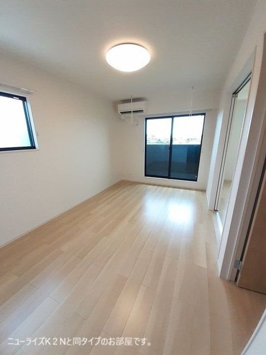 アクアルーチェ久保泉Iの居間