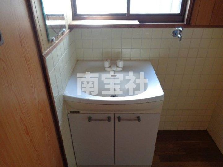 畦地アパートの内装