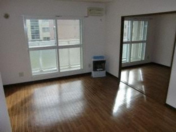 パークハイツFの居間