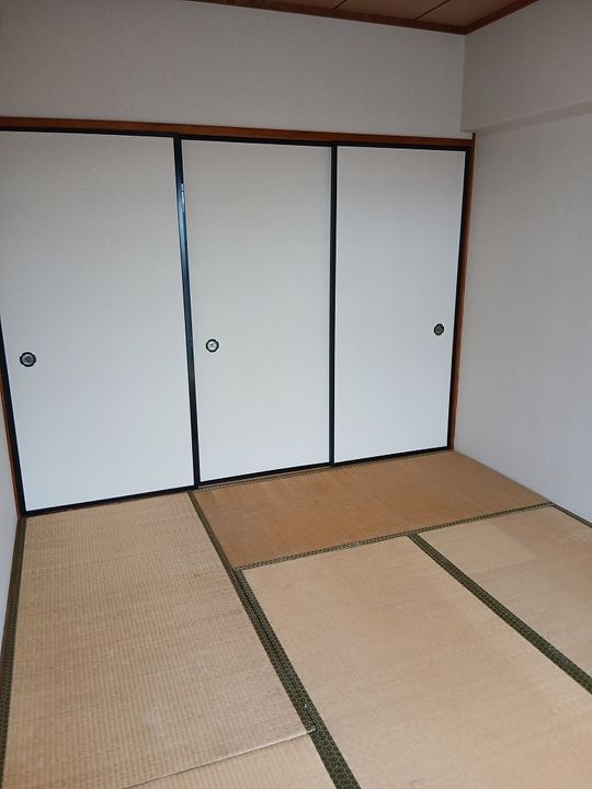 平山ビルデンスの居間