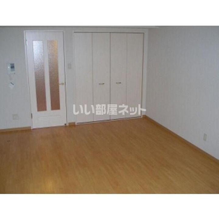 栃木県宇都宮市元今泉5(マンション)の賃貸物件の居間