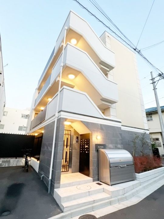 エルファーロ三軒茶屋の外観