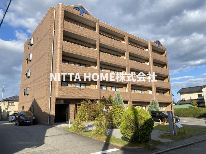 兵庫県豊岡市高屋(マンション)の賃貸物件の外観