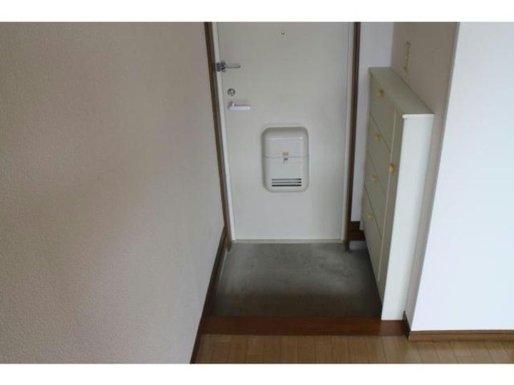 ユートピアBの玄関