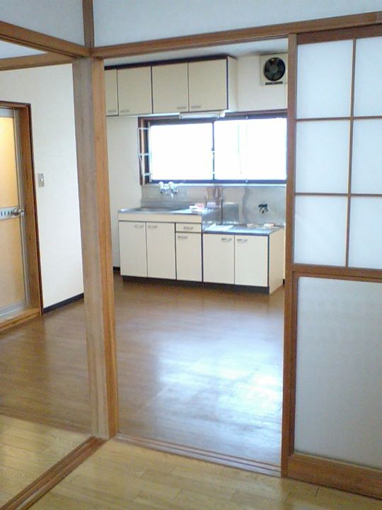 ハイツフジタ 107の居間