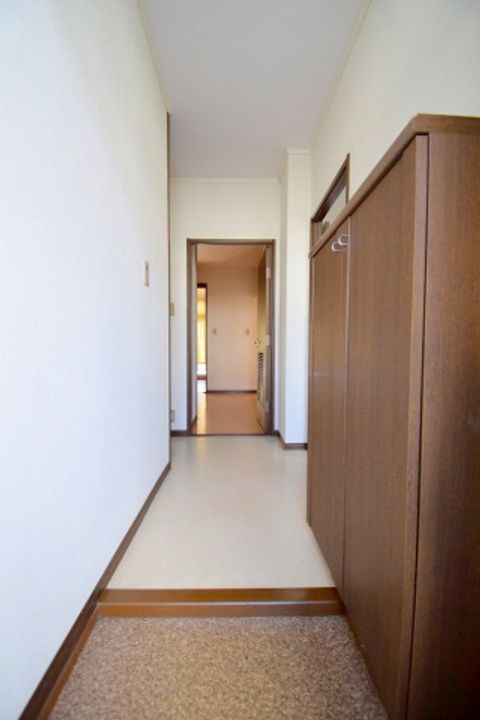 広島県三次市畠敷町(アパート)の賃貸物件の玄関