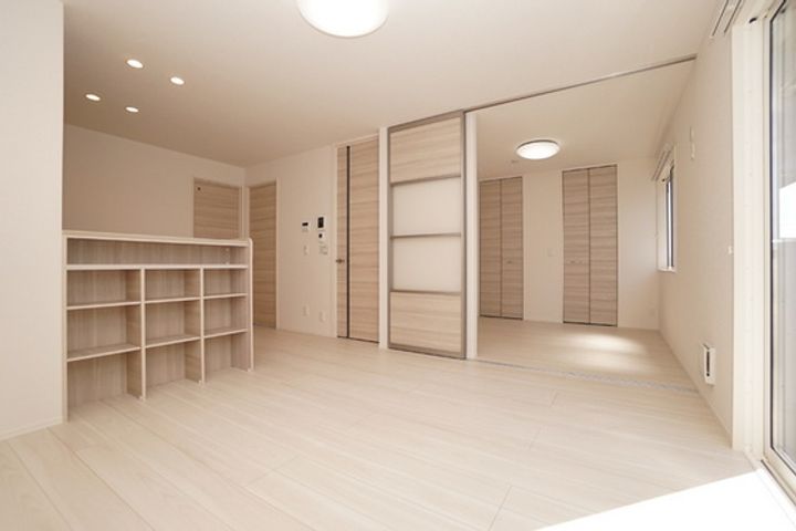 マーメゾン新福の居間