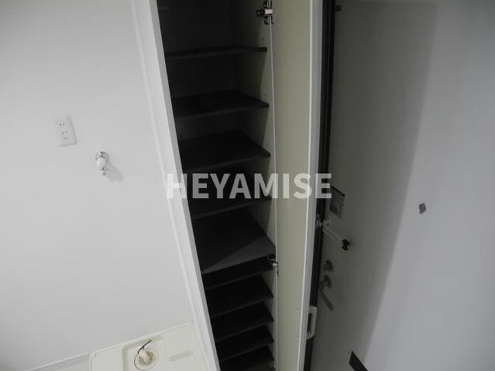 modern palazzo長崎大学前の内装