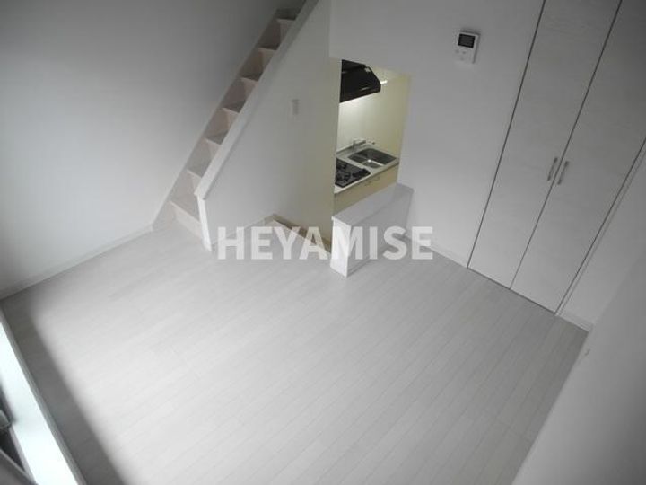 modern palazzo長崎大学前の居間