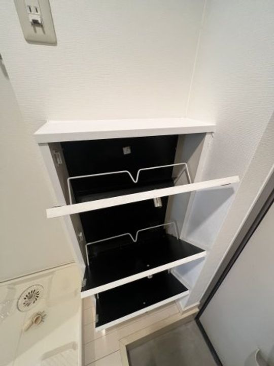 千葉県千葉市中央区神明町(アパート)の賃貸物件の玄関