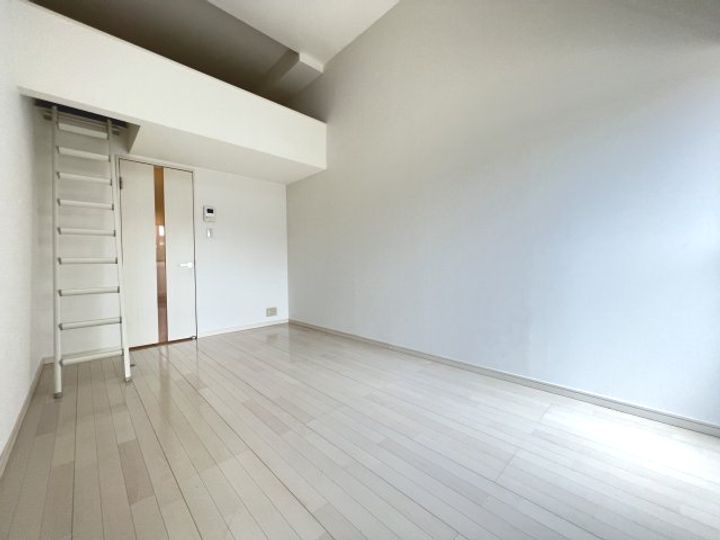 千葉県千葉市中央区神明町(アパート)の賃貸物件の居間