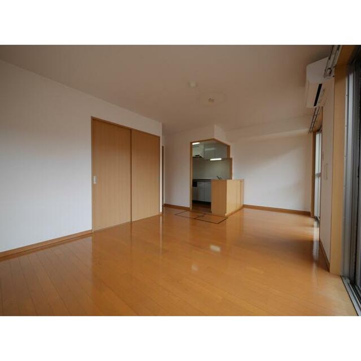 東京都足立区青井4(マンション)の賃貸物件の居間