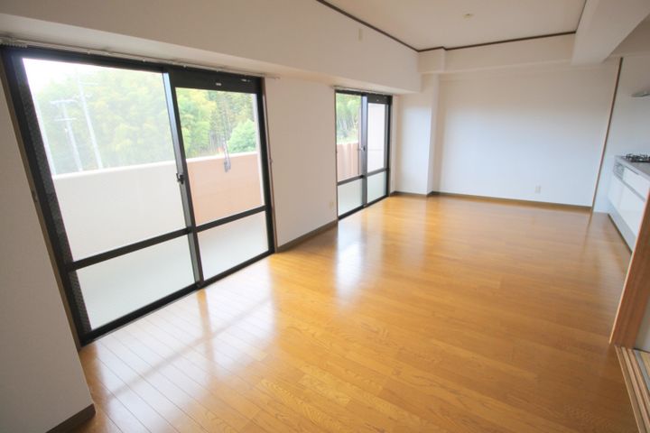 大阪府吹田市山田西3の賃貸マンションの内装
