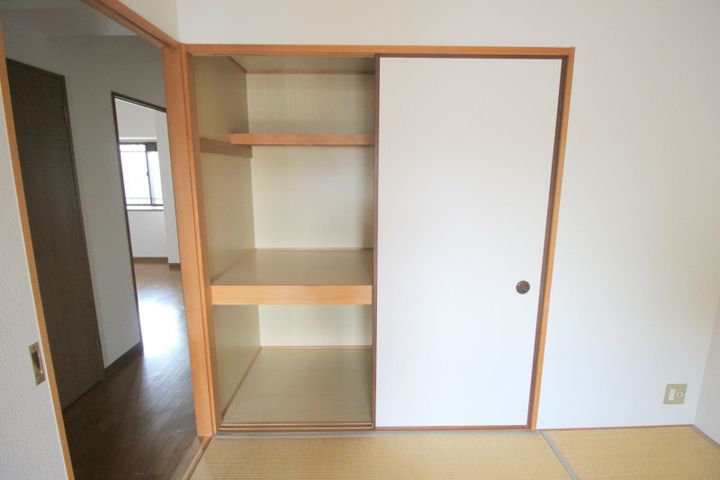 大阪府吹田市山田西3の賃貸マンションの内装