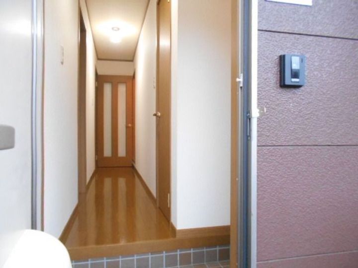 岐阜県岐阜市西改田七石(アパート)の賃貸物件の玄関
