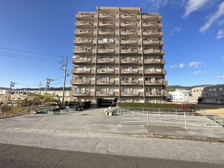 高知県高知市薊野南町(マンション)の賃貸物件の外観