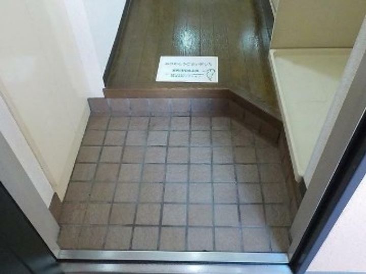 メインステージ大倉山の玄関