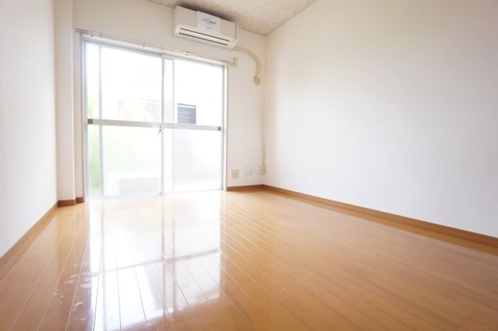 グランドール原田の居間