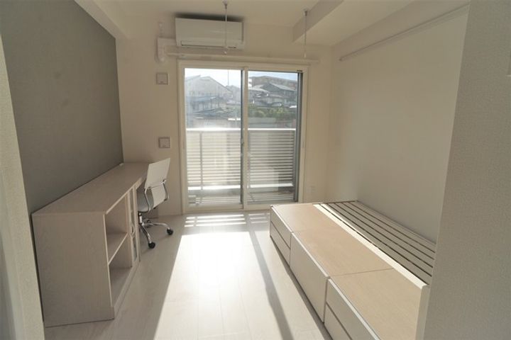 カレッジコート新潟大学前の居間