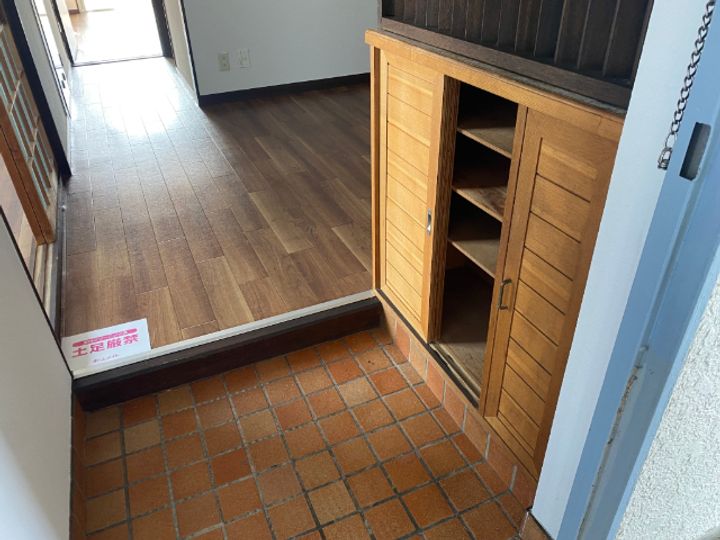 岐南グリーンハイツの玄関