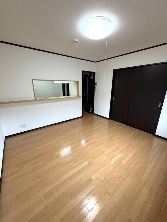 スカイウインドIの居間