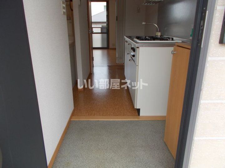 三重県伊賀市四十九町(アパート)の賃貸物件の玄関