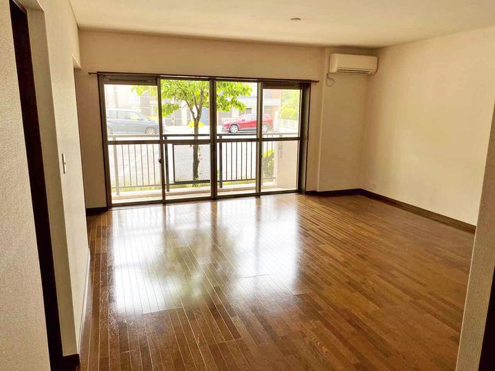 カーサクアトロの居間